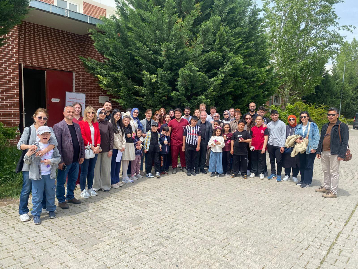 Üniversitemizde Engelsiz Adımlarla Hayvan Sevgisine Yolculuk (Veteriner Fakültesi)