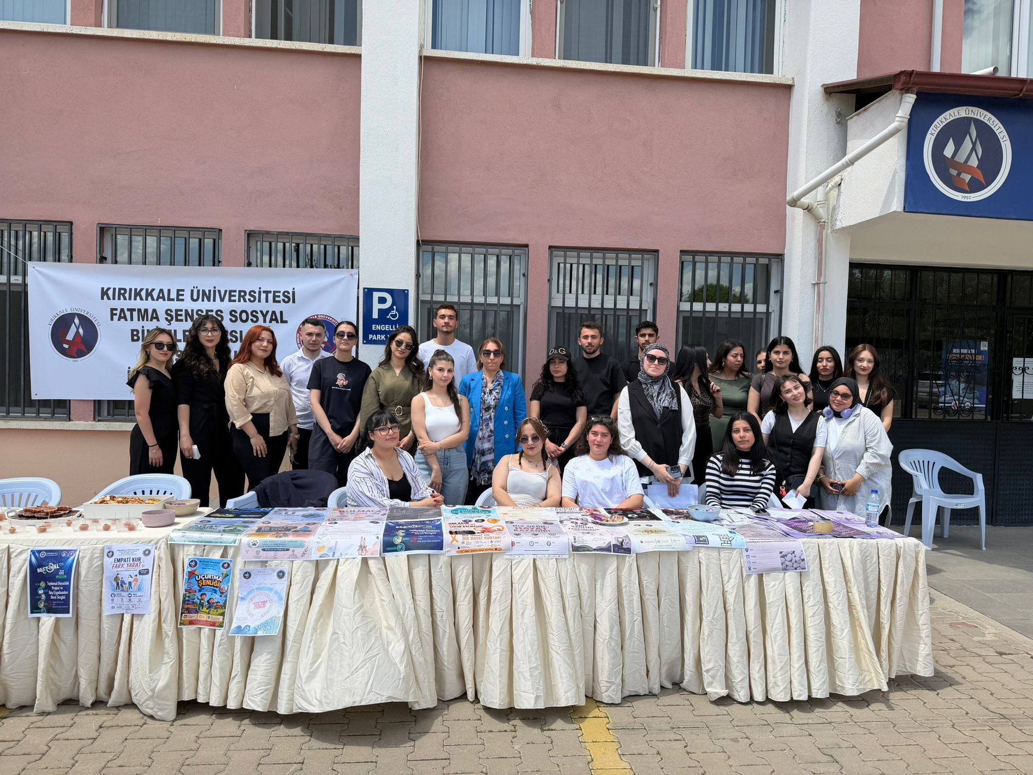 Fatma Şenses Sosyal Bilimler Meslek Yükseokulu İşletme Yönetimi Programımızın “EMPATİ KUR, FARK YARAT” ETKİNLİĞİ