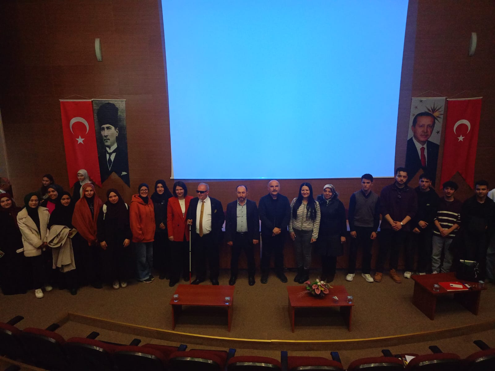 3 Aralık Dünya Engelliler Günü- Görmem İçin Sen Varsın Projesi