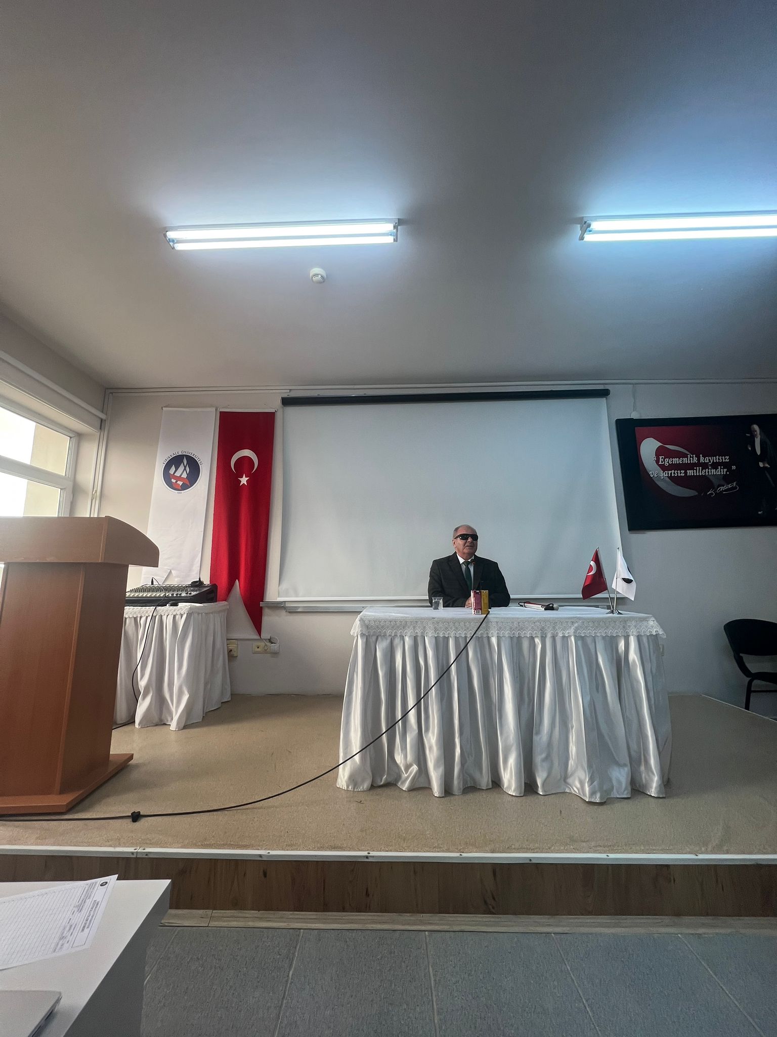 3 Aralık Dünya Engelliler Günü Bekir Akdeniz (Görmem için Sen Varsın)