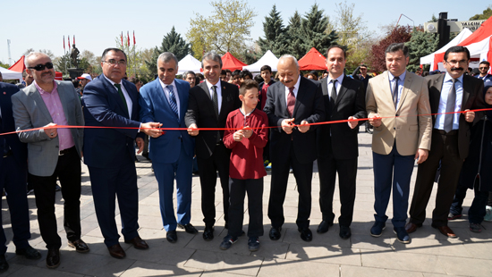 Prof. Dr. Fuat Sezgin Yılı Etkinlikleri 11: Rektörümüz Yeni Dünya Vakfı’nda “Bilimsel Mirasımız, Gelecek Tahayyülümüz” Konulu Konferans Verdi