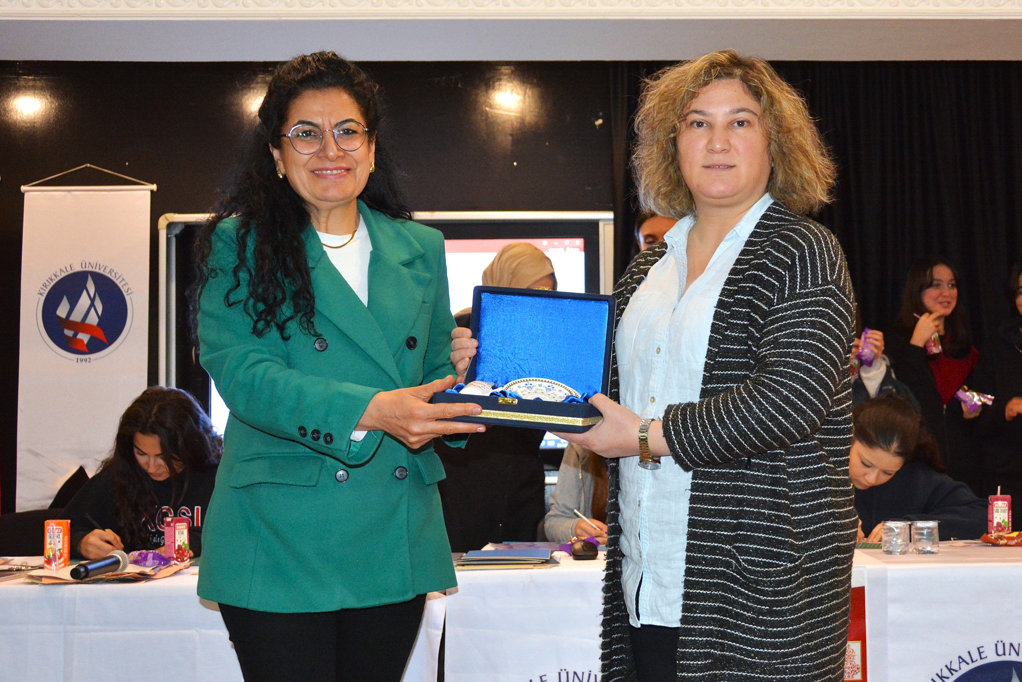 Üniversitemizden 7. Bilim Kafe Etkinliğinde Katı’ Sanatına Bilimsel ve Sanatsal Dokunuş