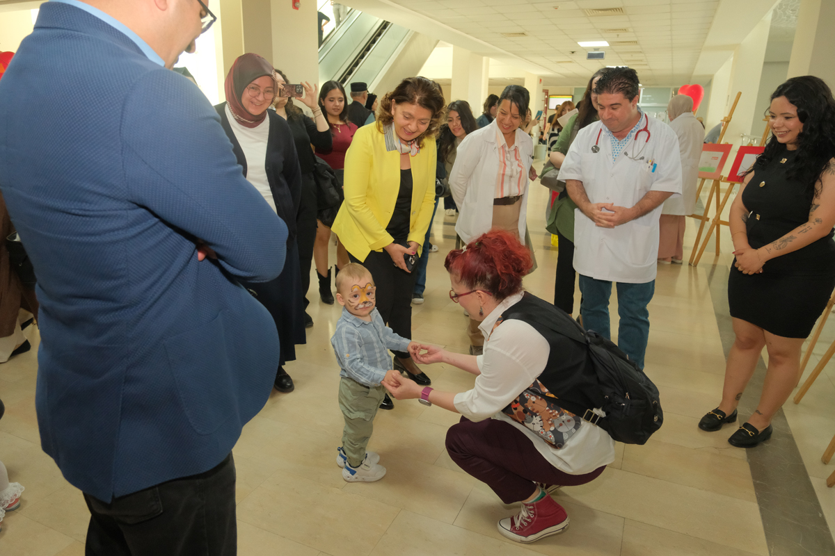 23 Nisan Coşkusu Üniversitemizde Bir Resim Bin Umut Sergisi İle Tuvallere Yansıdı