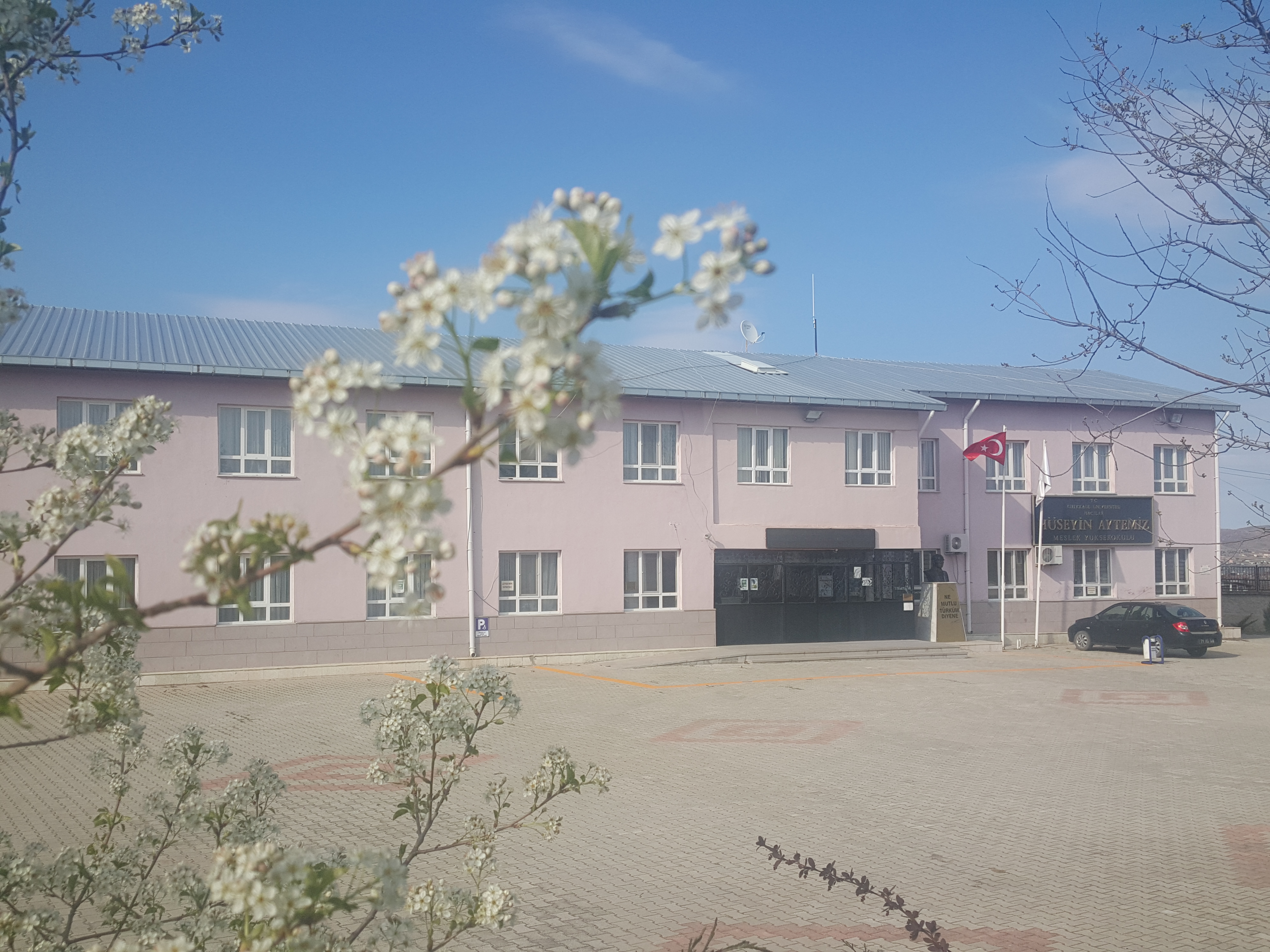 Yüksekokulumuz kurum içi anlaşmalara devam ediyor.