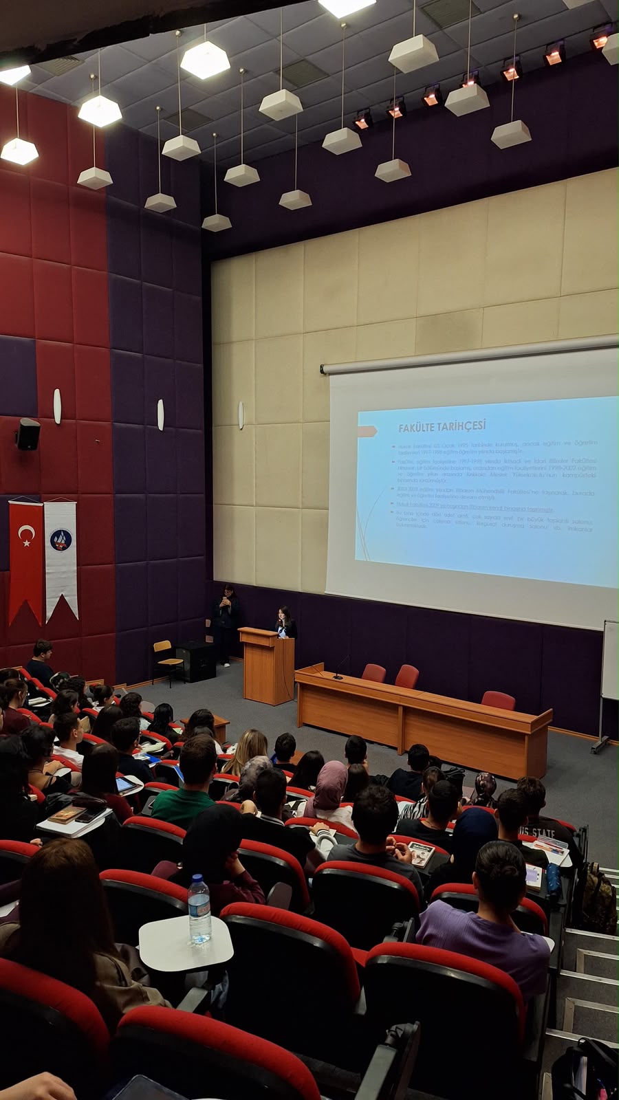 Hukuk Fakültemizde Yeni Öğrencilerimiz İçin Tanıtım ve Bilgilendirme Programı Gerçekleştirildi