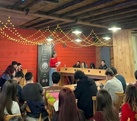 “Hükümet Savunur Ki: Devlet Malları Kamunun Olmalıdır” konulu münazara düzenledi.