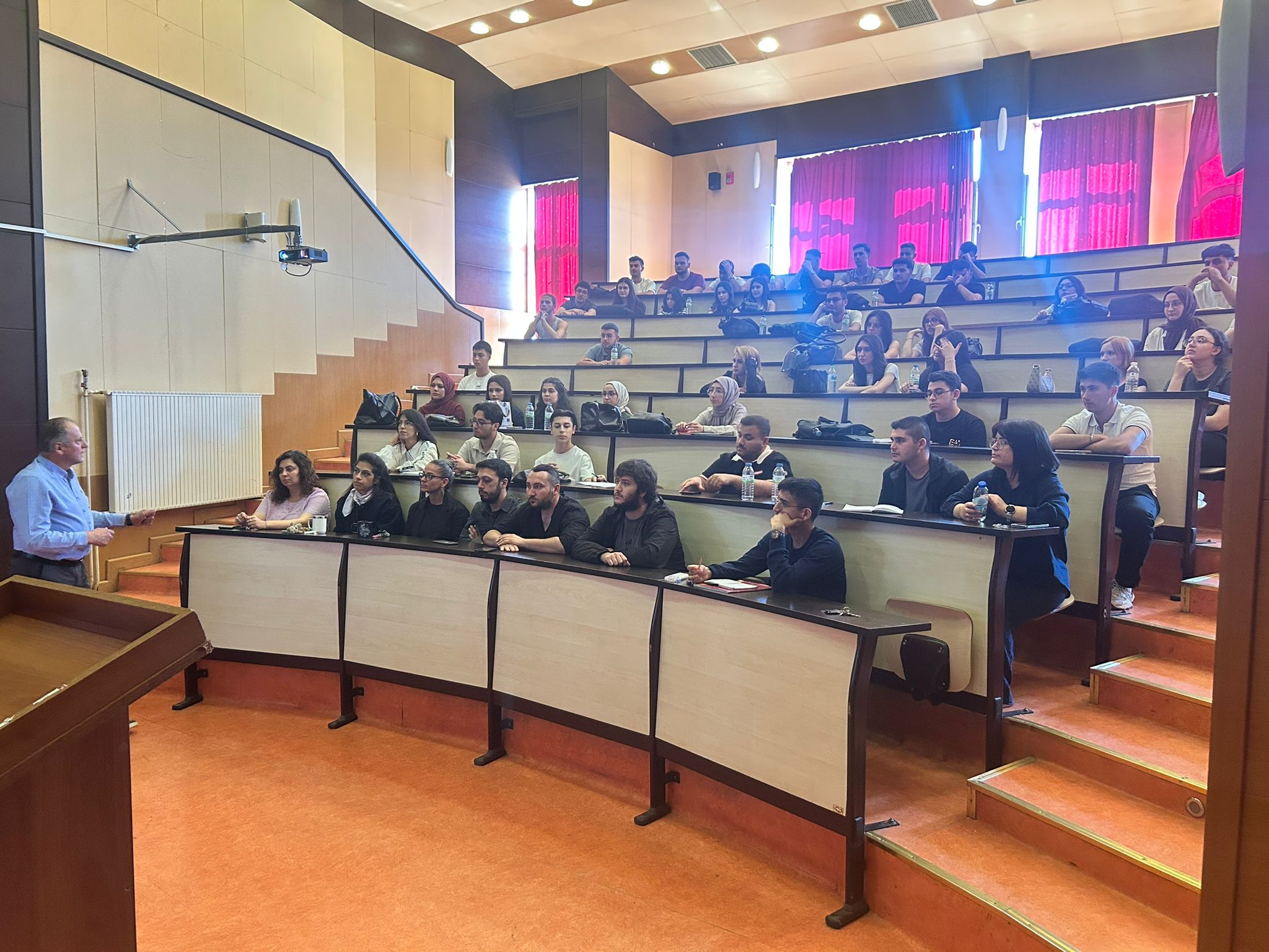 2025-2026 Eğitim-Öğretim Dönemi Oryantasyon Programları Düzenlendi (İİBF)