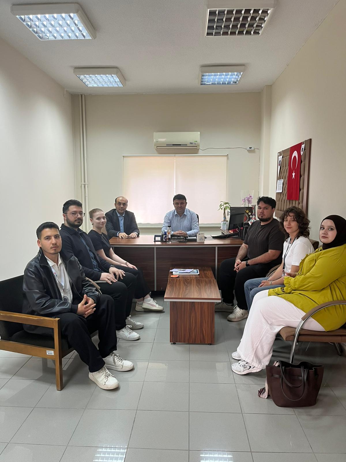 Öğrenci Kalite Elçileri ve Öğrenci Topluluk Başkanları Toplantısı Gerçekleştirildi (İİBF)
