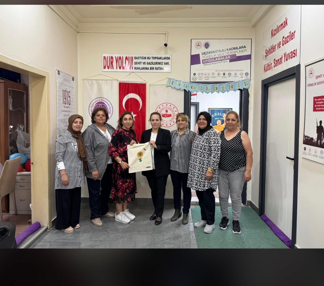 Toplumsal Katkı Faaliyetleri Kapsamında “Evde Üretim, Girişimcilik ve E-Ticaret” Eğitimi Gerçekleştirildi (İİBF) 