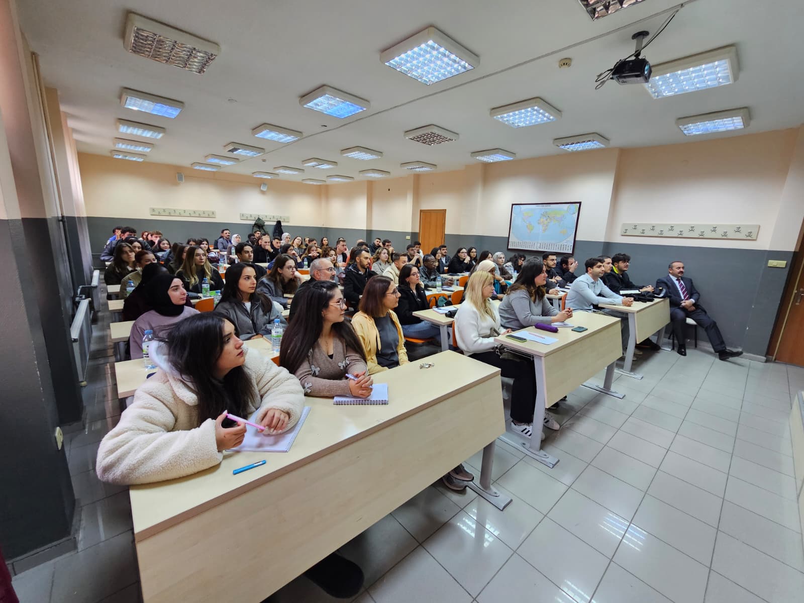 Fakültemiz Uluslararası İlişkiler Bölümü Tarafından ‘‘Rusya-Ukrayna Savaşı ve Ekümeniklik Meselesi" başlıklı Seminer Düzenlendi (İİBF)