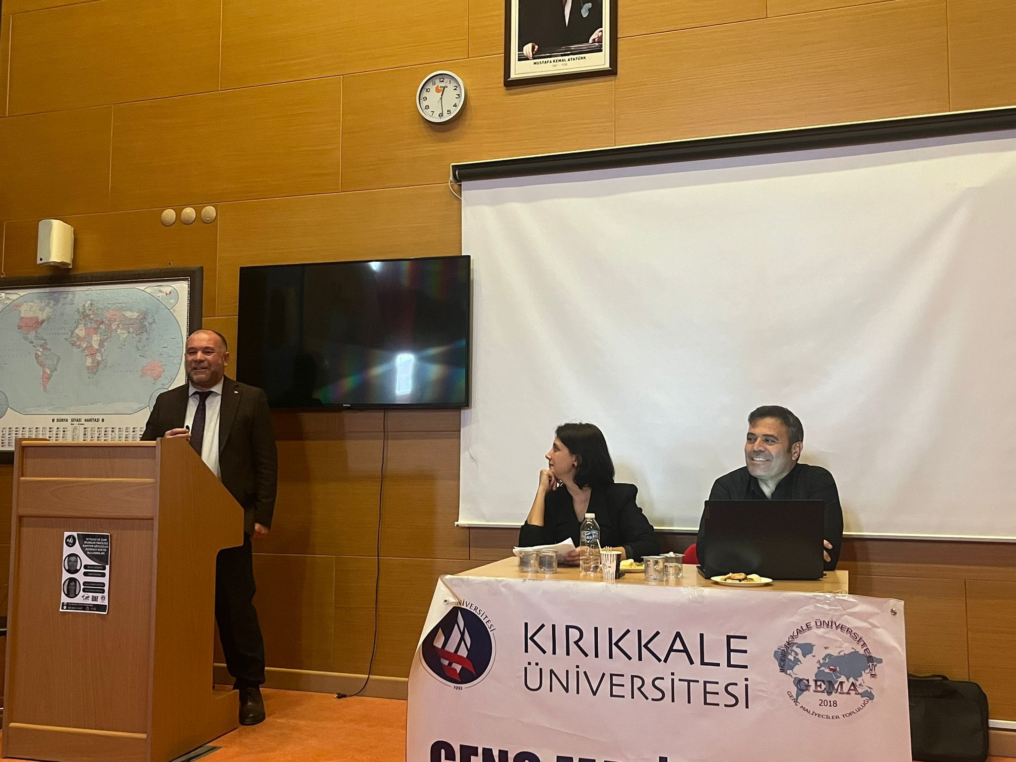 İİBF’de Kariyer Söyleşileri Kapsamında Öğrenci–Sektör Buluşması Gerçekleştirildi (İİBF)