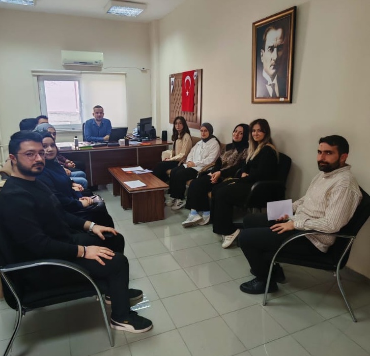 Öğrenci Topluluklarıyla İstişare Toplantısı Gerçekleştirildi  (İİBF)