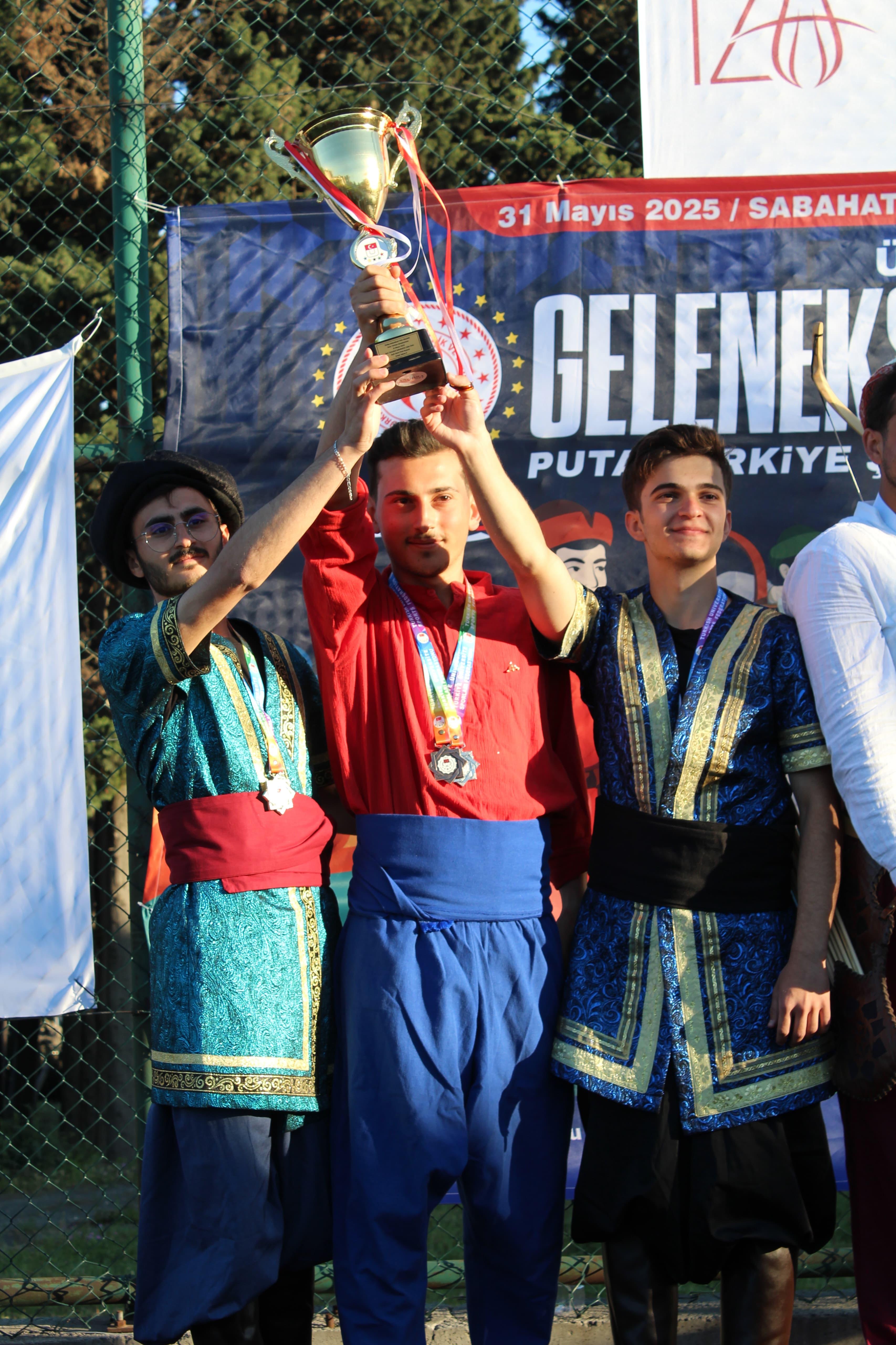 Fakültemiz Geleneksel Sporlar Topluluğu Sporcularından Türkiye Şampiyonasında Büyük Başarı