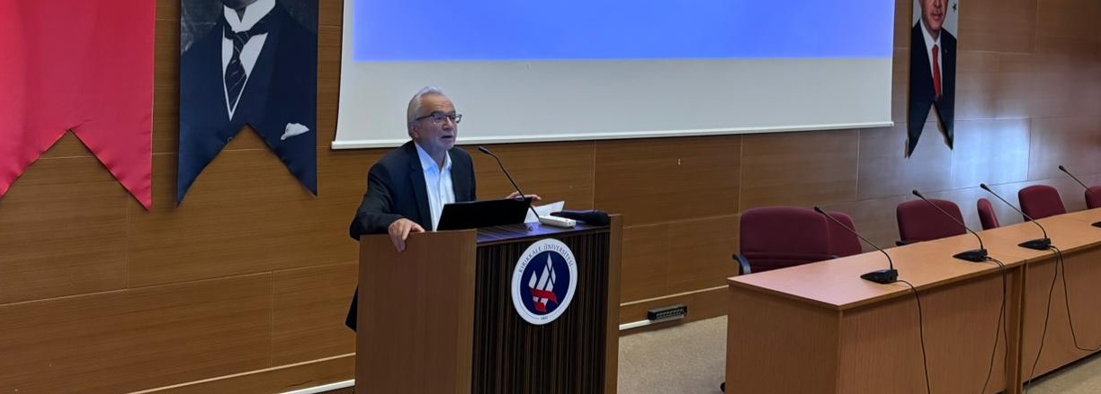 Dekanımız Prof. Dr. Mevlüt Erten, Yabancı Diller Yüksekokulu Oryantasyon Programında