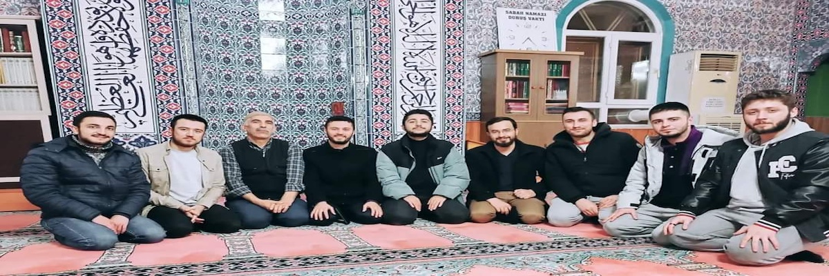 Bugün Bütün Camilerde, Mihrap ve Minberde Gençler Var