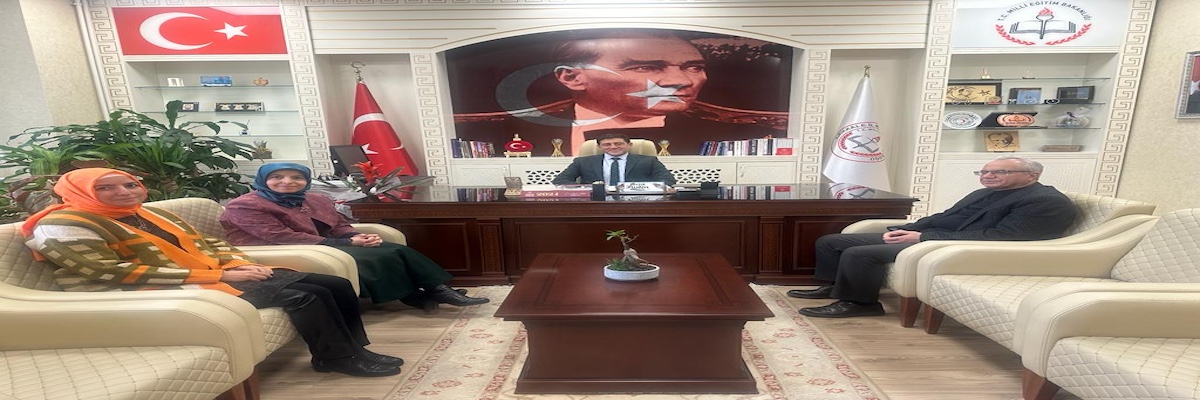 Kırıkkale Üniversitesi İslami İlimler Fakültesi Dekanı Prof. Dr. Mevlüt Erten ile beraberinde Dekan Yardımcıları Doç. Dr. Güldane Gündüzöz ve Doç. Dr. Fatıma Zeynep Belen, Millî Eğitim Müdürü Rıza Aydın’ı ziyaret etti.