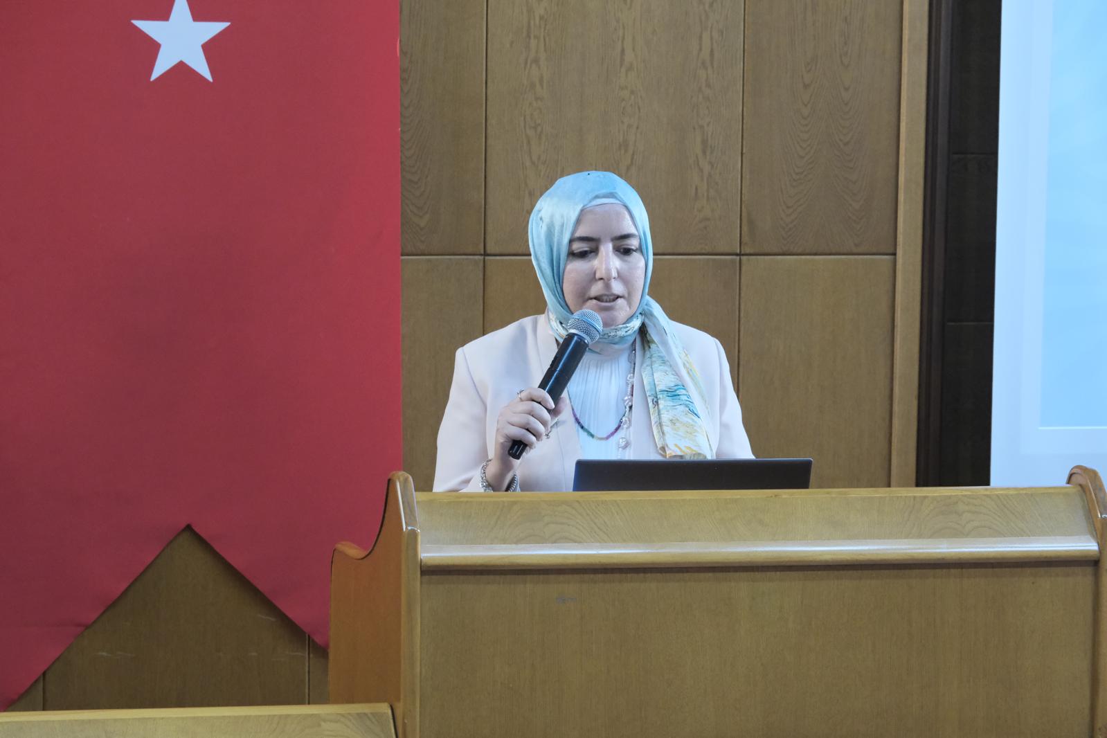 Dekan Yardımcımız Doç. Dr. Fatıma Zeynep Belen Din ve Psikoloji Atölyesi  Öğrenci Paneli ve Kapanış Programına Katıldı