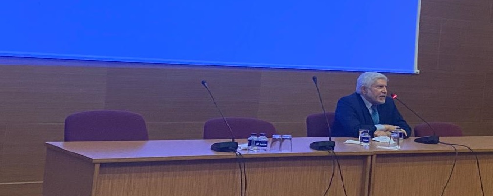 Fakültemiz İlahiyat Topluluğunun katkılarıyla 31.03.2022 tarihinde Prof. Dr. Halis ALBAYRAK  " İlahiyat 'ta Bilim, Düşünce, İdeoloji/Teoloji " konulu konferans vermiştir. 