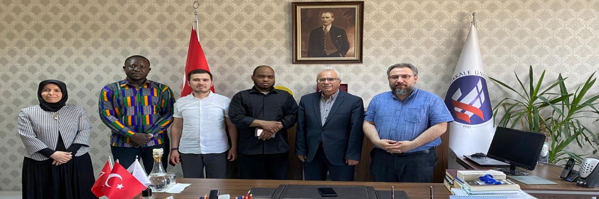 Uluslararası Öğrencilerin Katılımıyla Fakültemiz Formasyon Dersleri Kapsamında "Farklı Dünyalarda Eğitimi ve Din Eğitimi" Başlıklı Bir Panel Düzenlendi