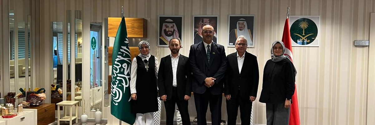Dekanımız ve Dekan Yardımcımız Suudi Arabistan Büyükelçiliği Kültür Ataşesini Ziyaret Etti
