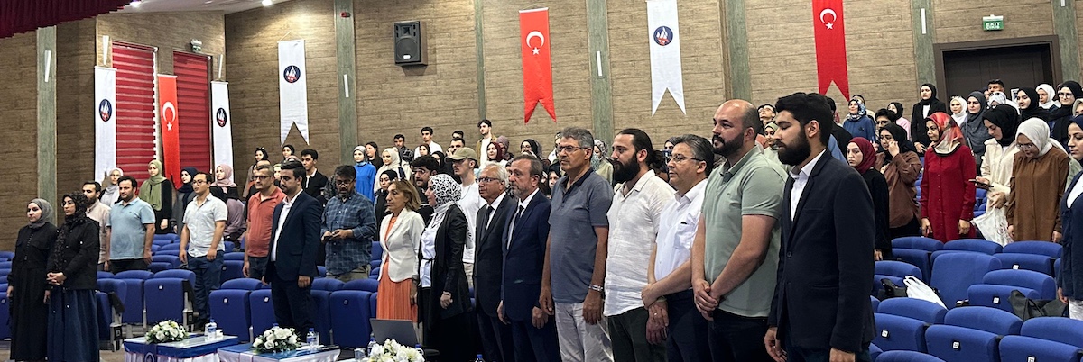 Prof. Dr. Enbiya Yıldırım, BESST-İVAL’25 Kapsamında Fakültemizde “İlahiyatçının Omuzundaki Tatlı Yük” Başlıklı Bir Konferans Verdi