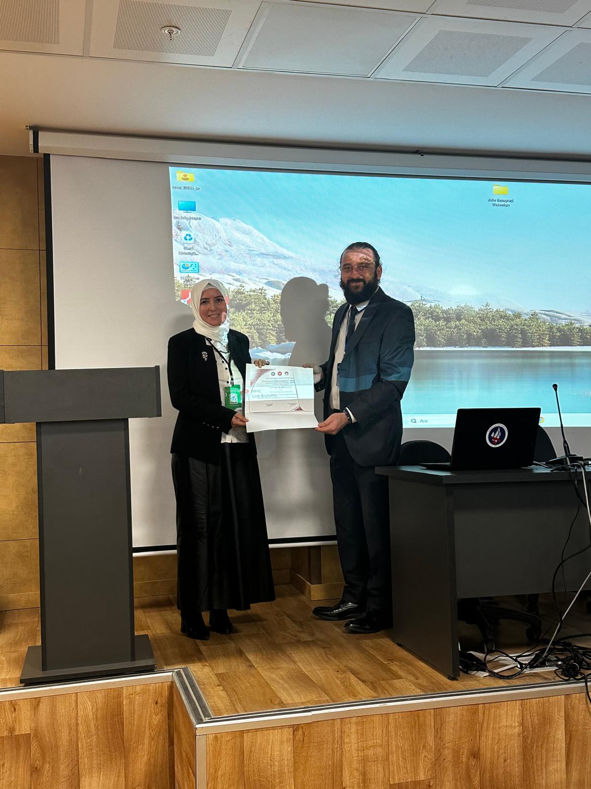 Engelsiz Yaşam Birimi Koordinatörü ve Fakültemiz Dekan Yardımcısı Doç. Dr. Fatıma Zeynep Belen, Üniversitemiz Tarafından Düzenlenen Uluslararası Aile Çalışmaları Kongresinde Bildiri Sunmuştur.