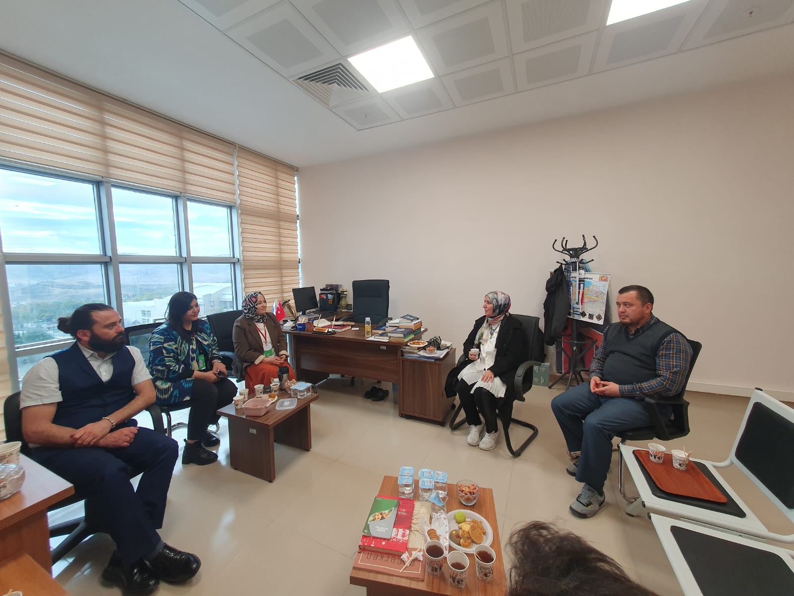 Özbekistan Taşkent Uluslararası İslam Akademisinden Akademisyen ve Öğrencilerle Toplantı Gerçekleştirildi