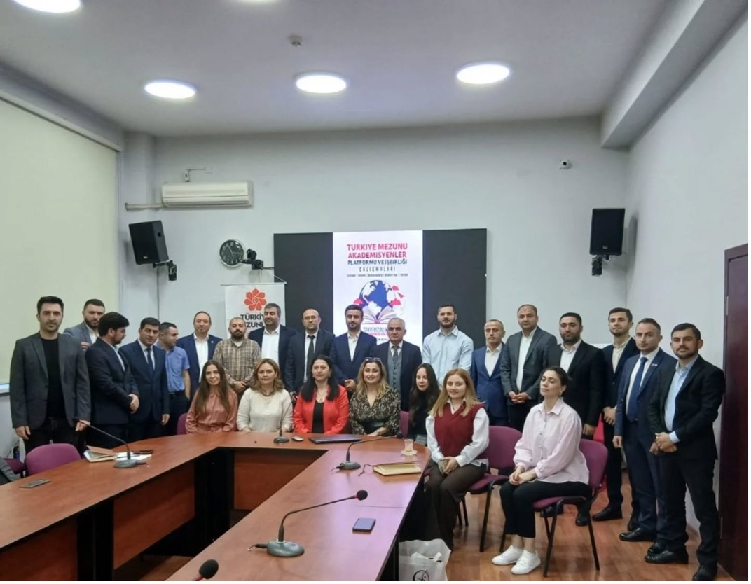 Dr. Öğr. Üyesi Yunus Kocabıyık Bakü’de Düzenlenen Türkiye Mezunu Akademisyenler Çalıştayına Katıldı