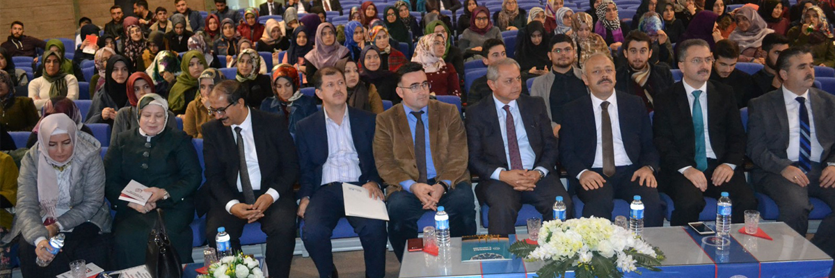 "Peygamberimiz ve Gençlik" Konulu Panel Düzenlendi