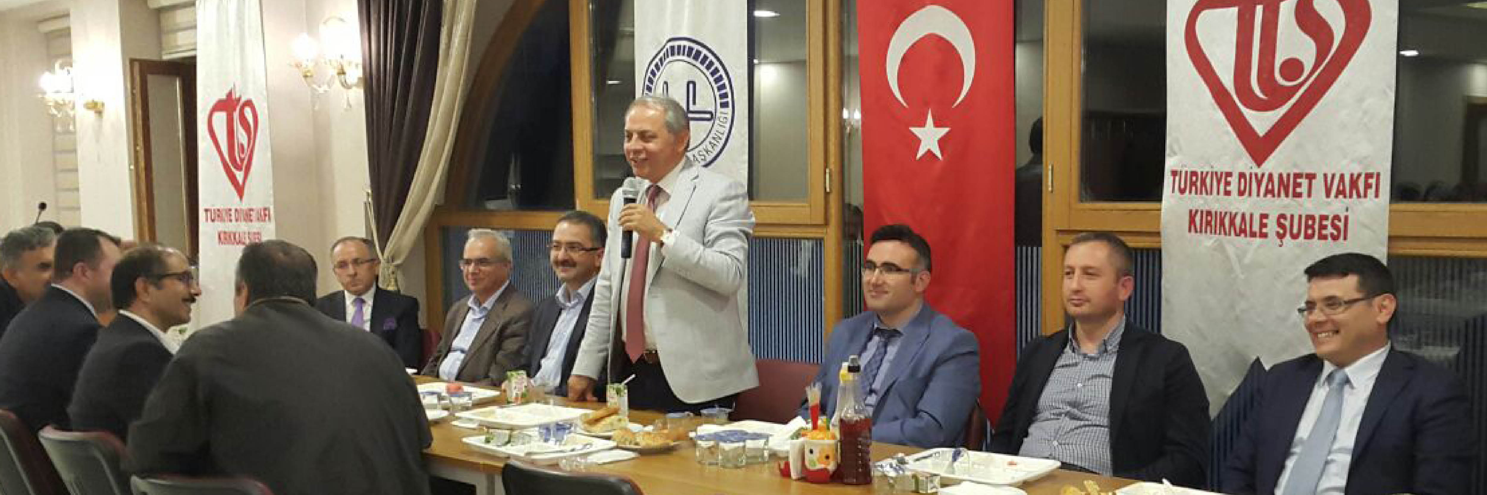 Fakültemiz Öğretim Üyeleri ve Öğrencileri İftar Yemeğinde Bir Araya Geldi