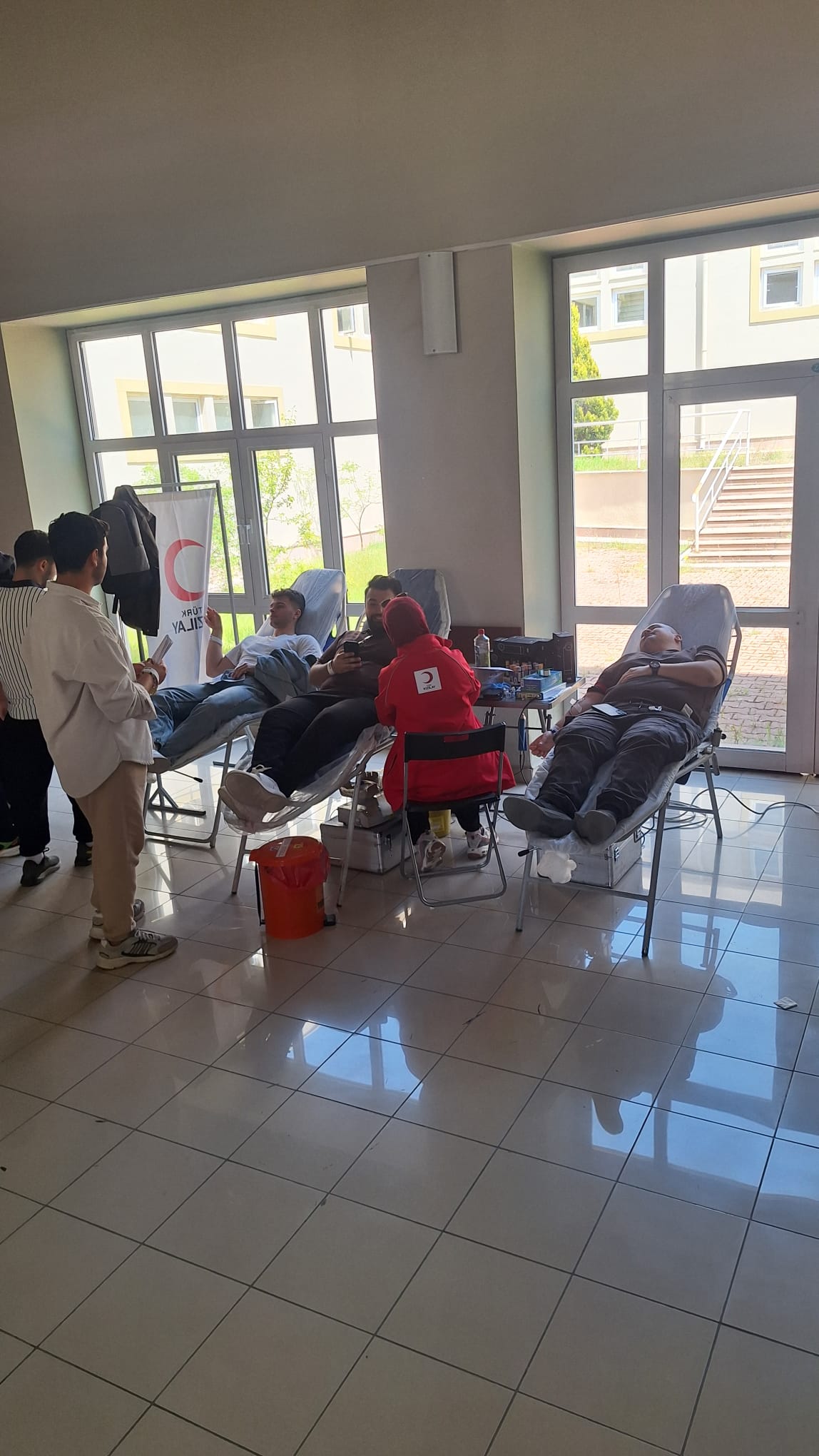 Fakültemiz Öğrencilerinden Anlamlı Destek: Kızılay’a Kan Bağışı