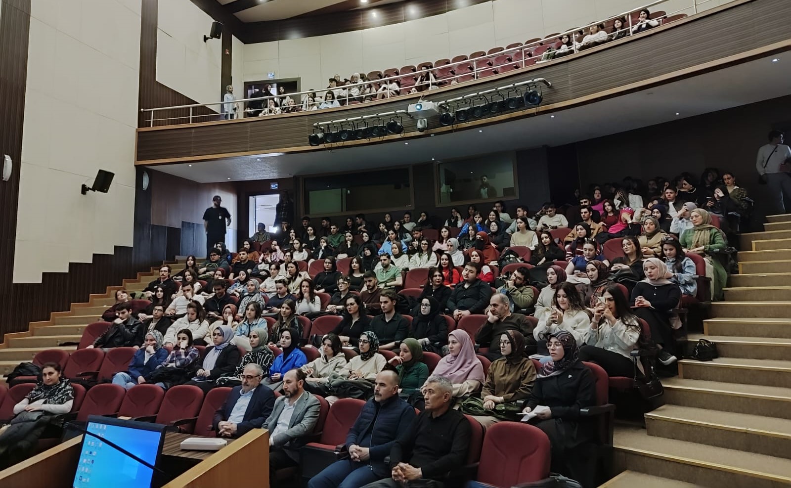 Yahya Kemal Konferans Salonu’nda 12 Mart İstiklal Marşı’nın Kabulü ve Mehmet Akif Ersoy’u Anma Programı Gerçekleştirildi