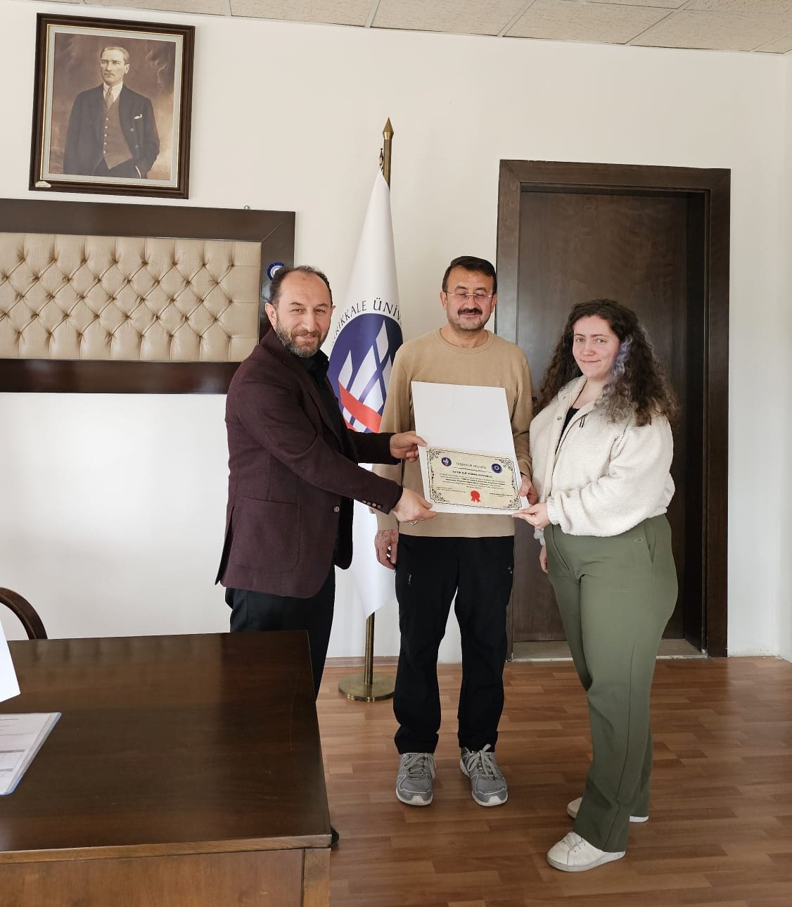 TÜBİTAK Öğrenci Projesi Başarıyla Tamamlandı: Arapça Mütercim ve Tercümanlık Öğrencileri Ödüllendirildi