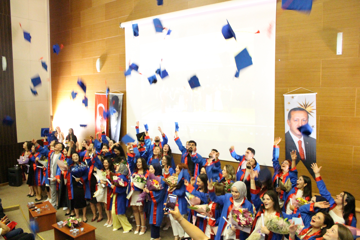 İnsan ve Toplum Bilimleri Fakültemiz, Mezunlarını Uğurlamaya Devam Ediyor