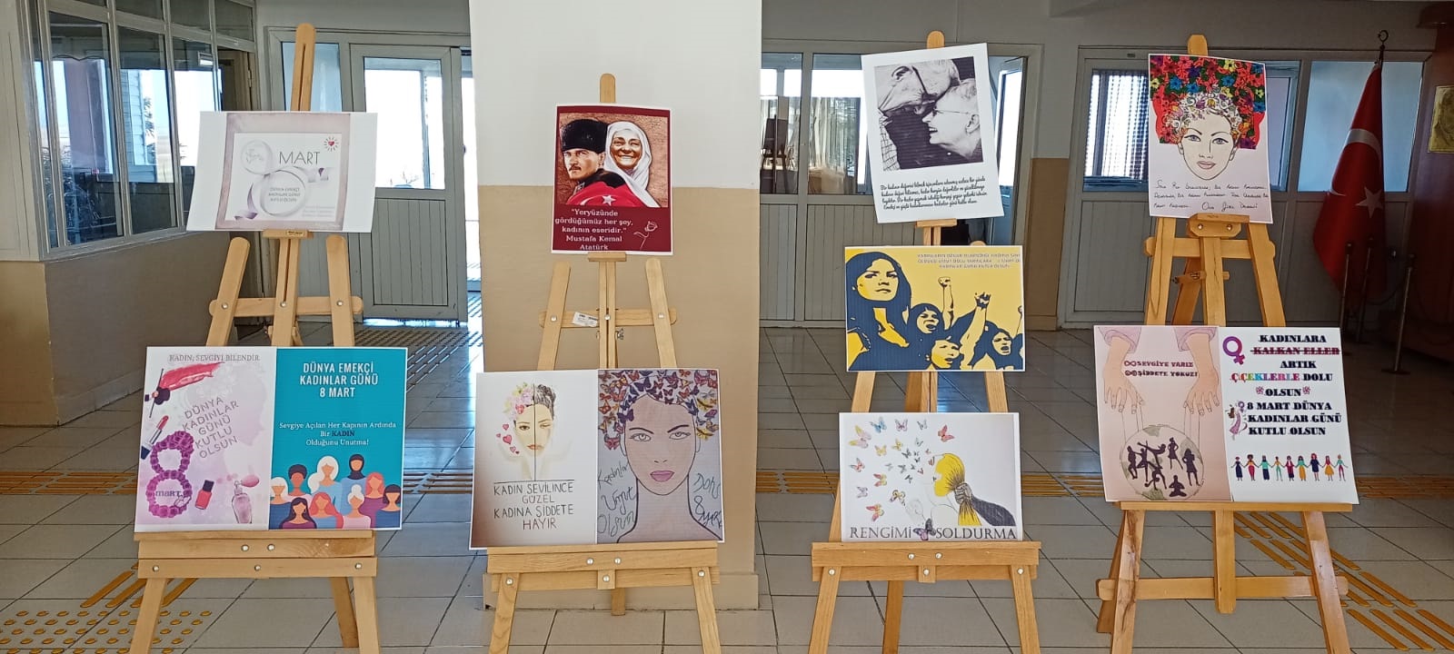 Dünyanın Çiçeği Kadındır Başlıklı Resim Sergisi