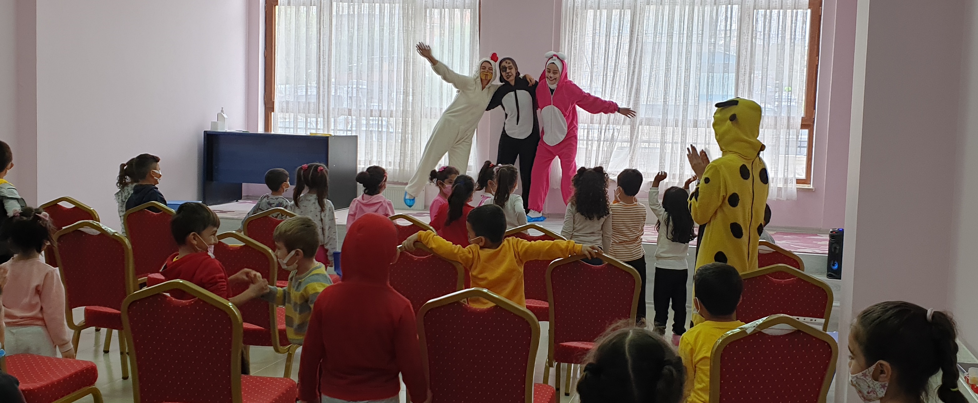 Keskin MYO “Mutlu Çocuklar Mutlu Bir Gelecek” Projesi