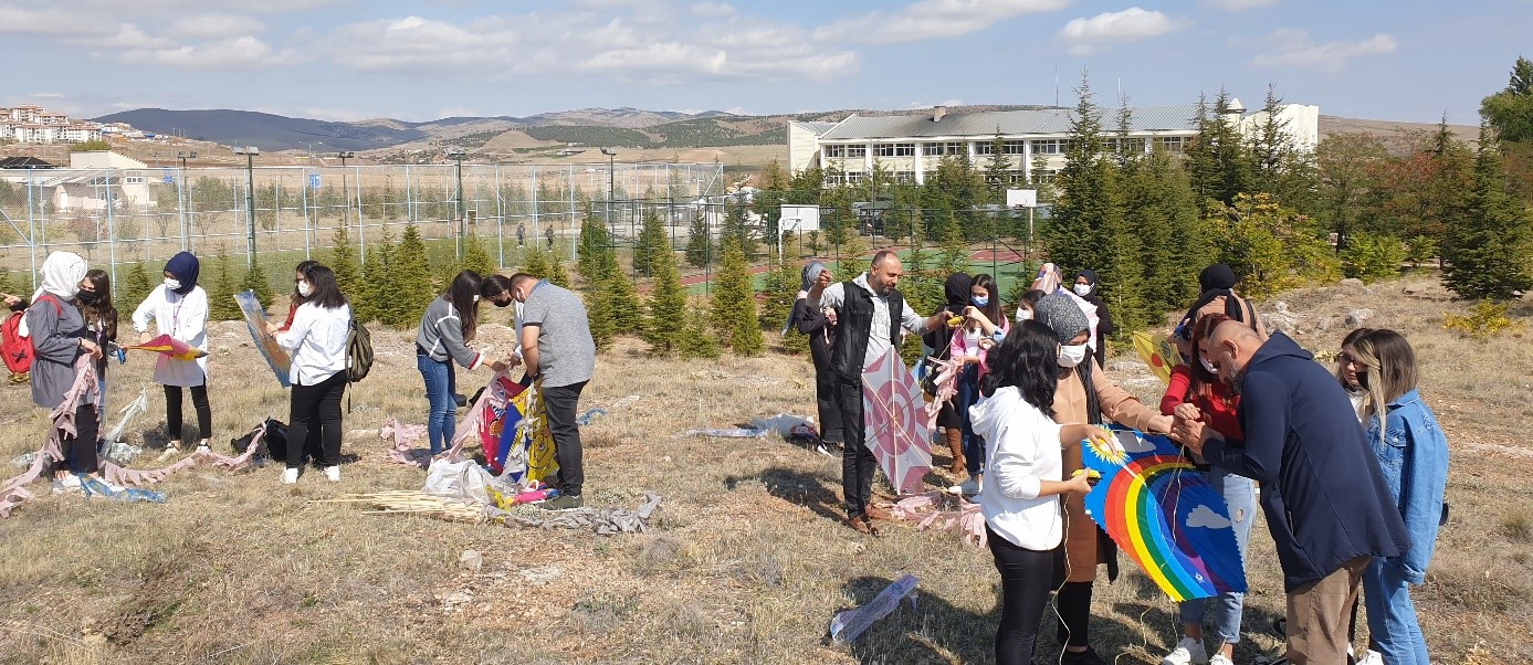 Keskin MYO'da Uçurtma Şenliği Düzenlendi