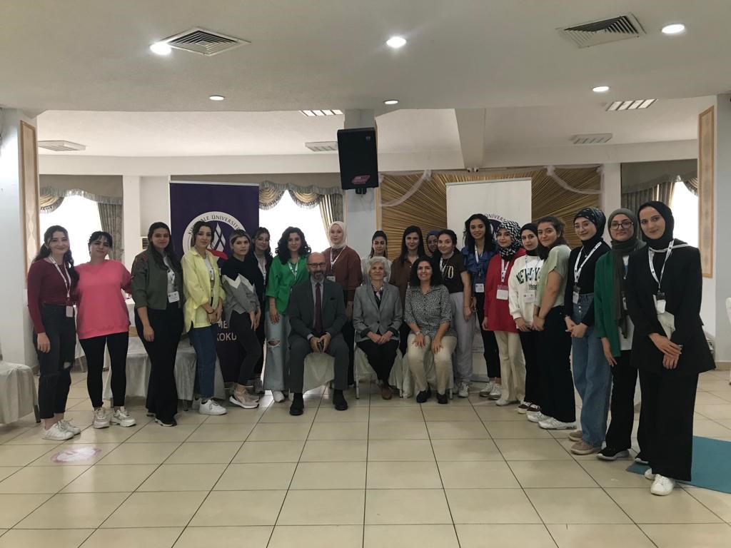 TÜBİTAK-BİDEB 2237-A Bilimsel Eğitim Etkinliklerini Destekleme Programı kapsamında Drama Yöntemi ile Bağımlılıkla Mücadelede Farkındalık Semineri Gerçekleştirildi