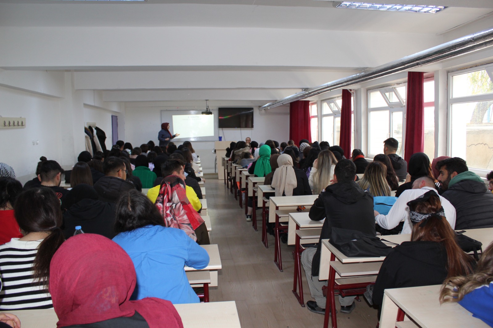 Keskin Meslek Yüksekokulu Kendine İyi Bak Semineri Gerçekleştirildi