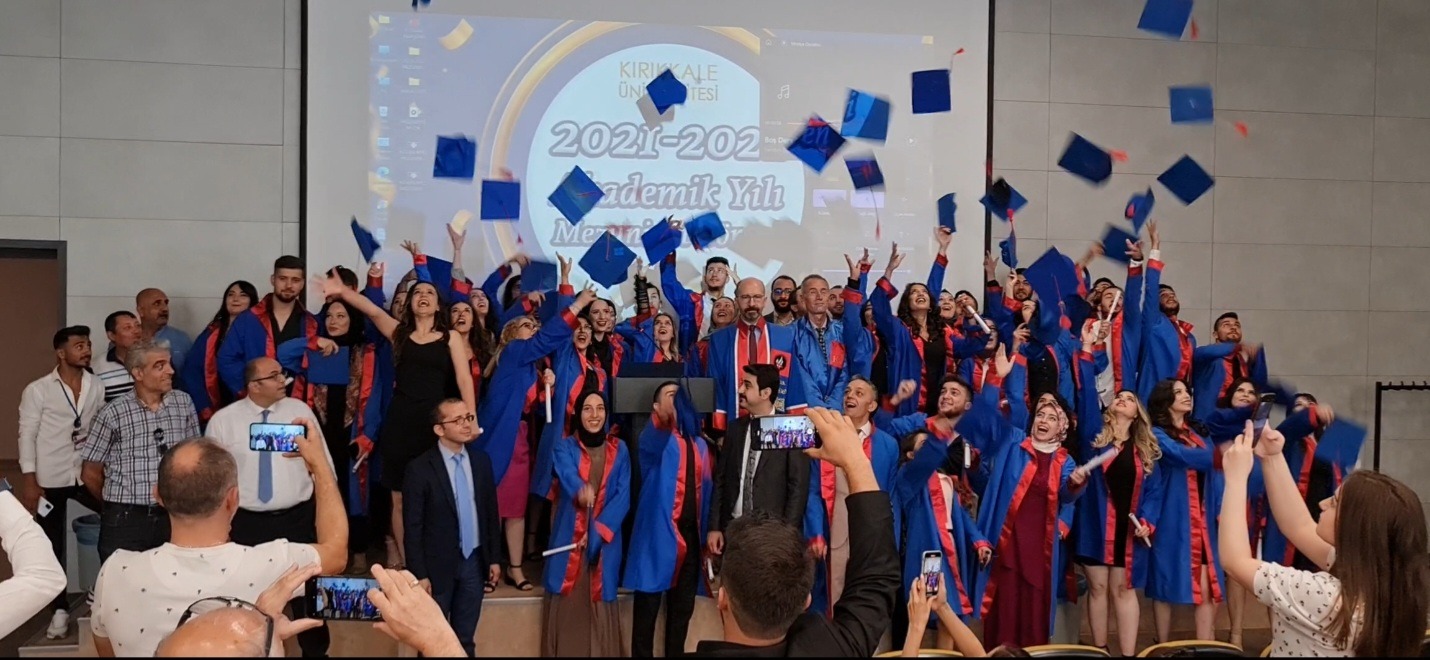 Kırıkkale Üniversitesi Keskin Meslek Yüksekokulu 2021-2022 Yılı Mezunlarını Uğurladı