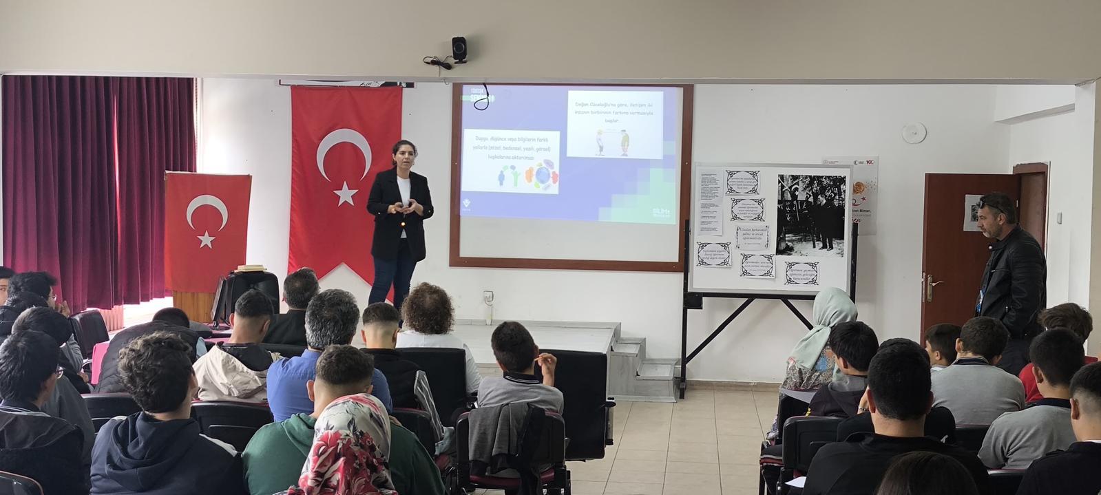 TÜBİTAK Bilim Söyleşileri Kapsamında Aile İçi İletişim Konulu Seminer Gerçekleştirildi