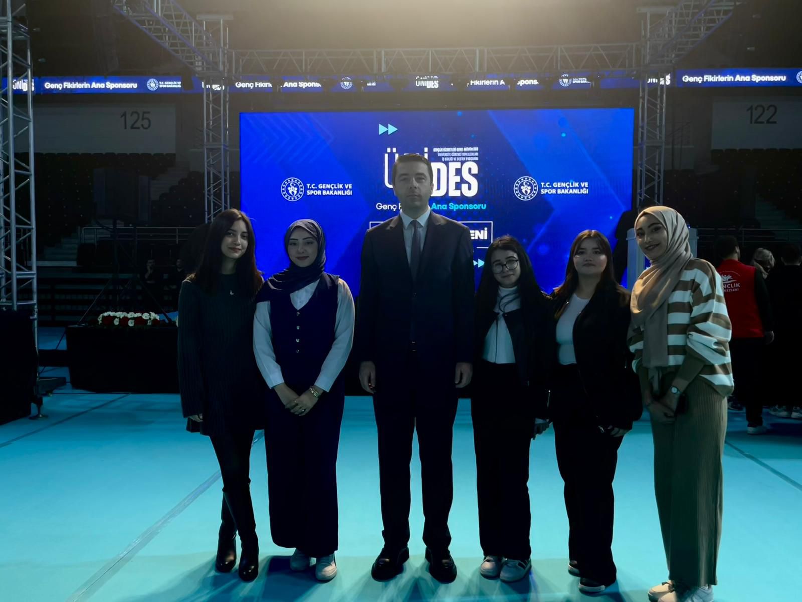 Okulumuz TODET Topluluğu, Öğr. Gör. Servet Altan danışmanlığında Ünides programı kapsamında düzenlenen sertifika törenine katılım sağlamıştır