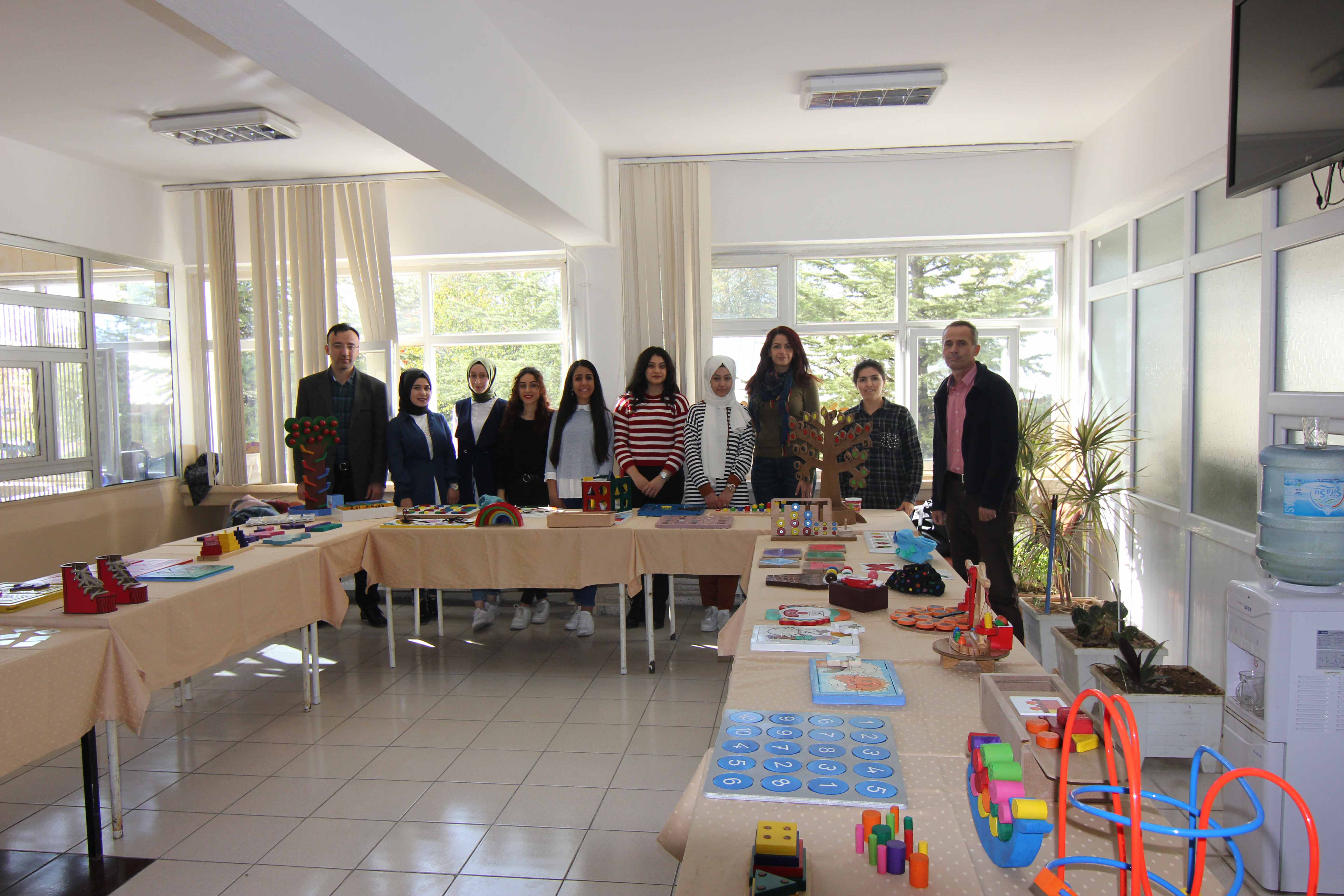 Çocuk Gelişimi Programı Tarafından Oyuncak Sergisi Düzenlendi