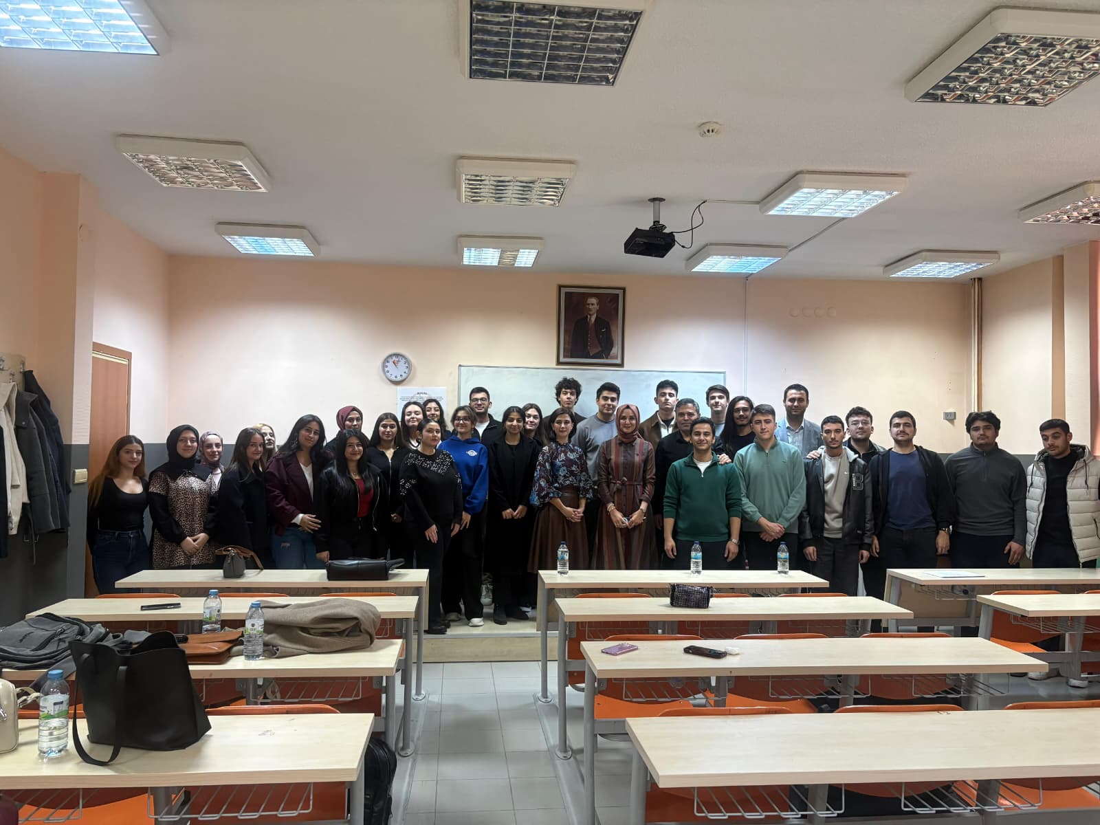 Bölümümüz Tarafından Maliye Öğrencilerine Yönelik Kırıkkale Defterdarlığı Gelir Uzmanları tarafından Vergi Farkındalığı Semineri Verildi 