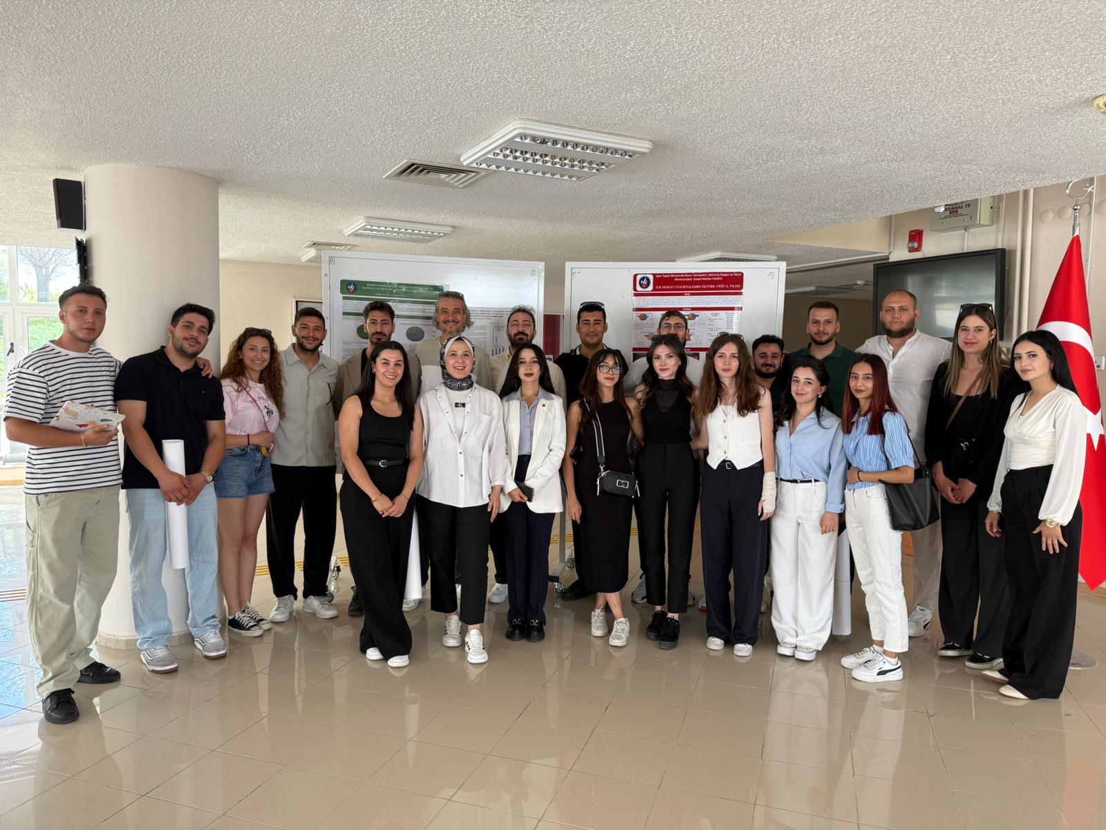 Rekreasyon Bölümü Öğrencilerinin Araştırma Projeleri Poster Sunumları Büyük İlgi Gördü