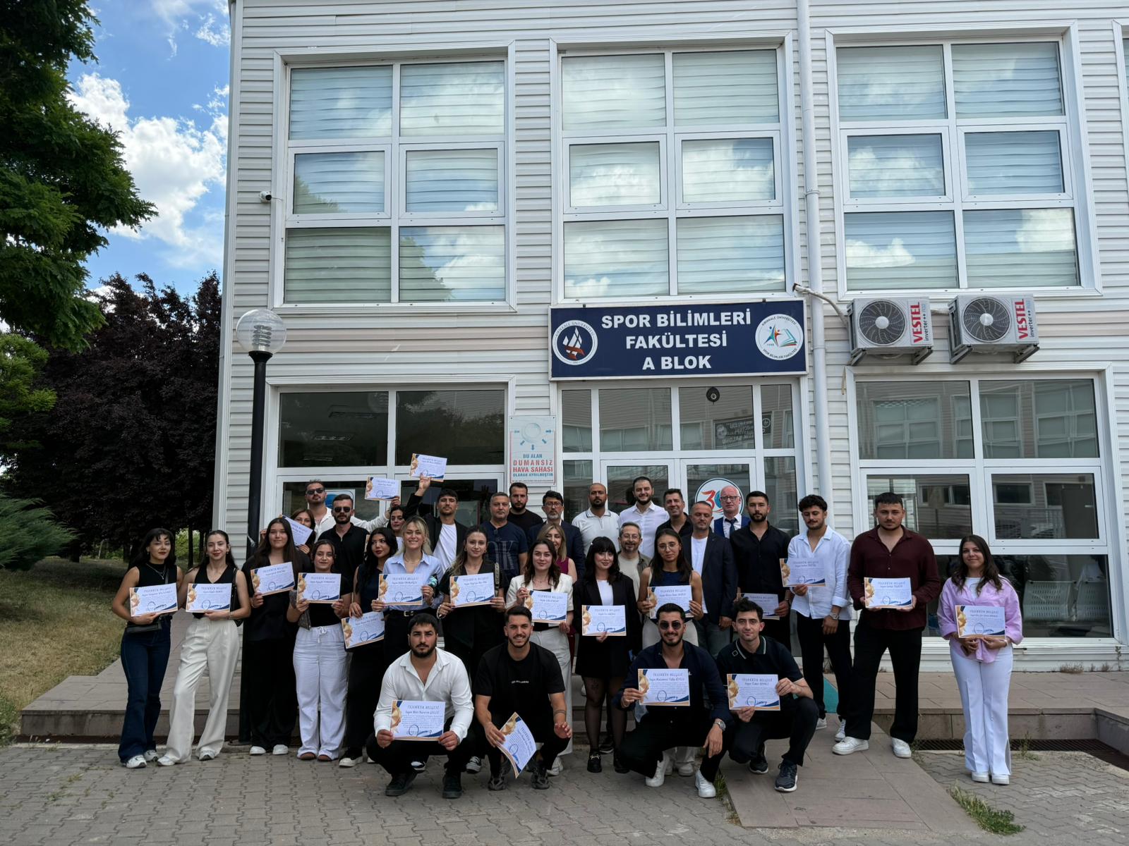 Bölümümüzün Sportif ve Rekreatif Faaliyetlerine Destek Verenlere Teşekkür Belgeleri Takdim Edildi