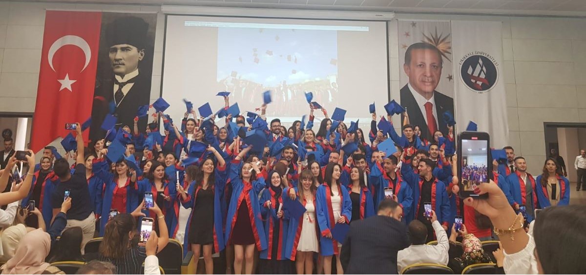 Kırıkkale Üniversitesi Siyaset Bilimi ve Kamu Yönetimi Bölümü Mezuniyet Töreni Gerçekleştirildi