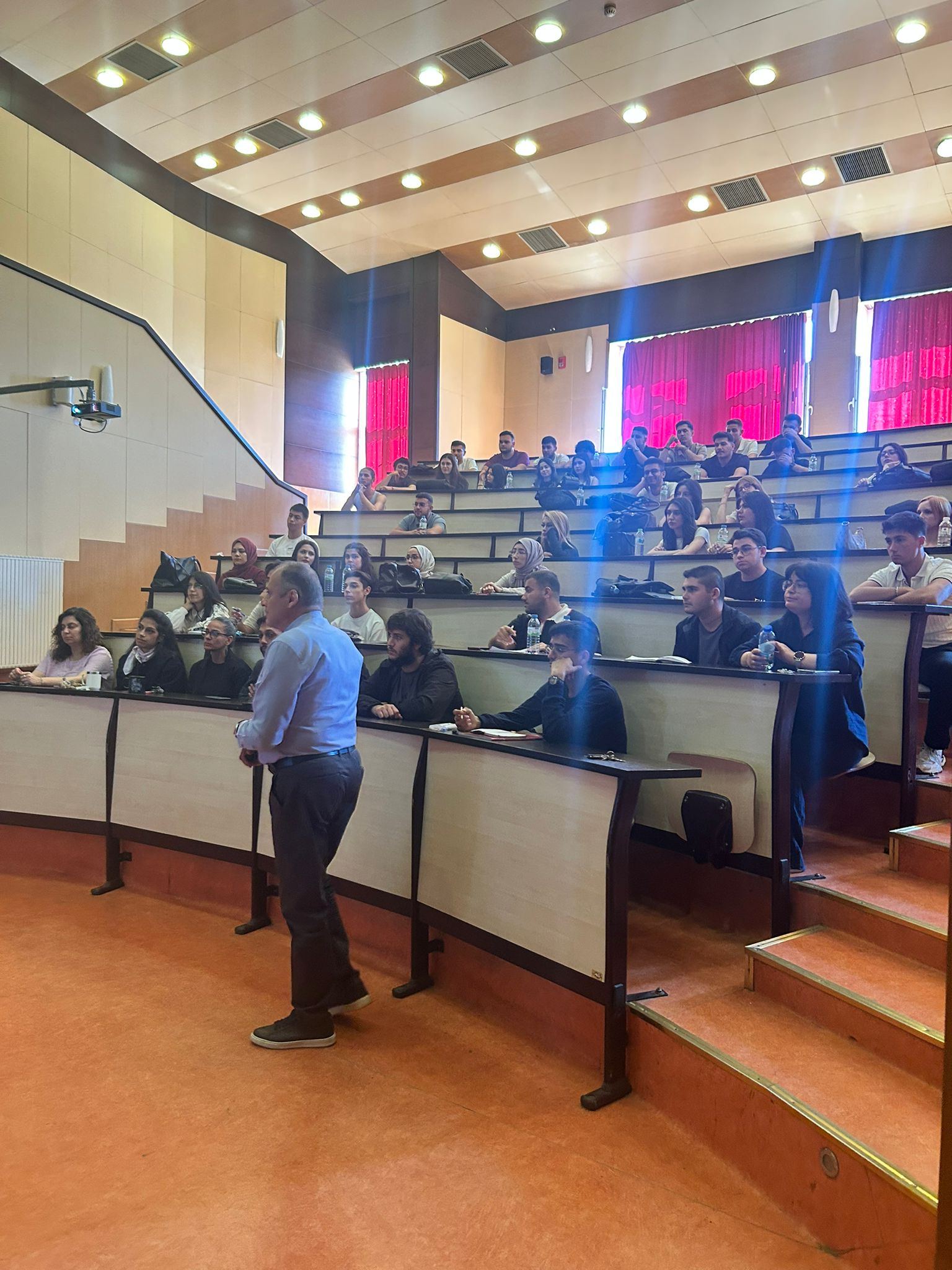 Siyaset Bilimi ve Kamu Yönetimi Bölümünde Oryantasyon Programı Gerçekleştirildi