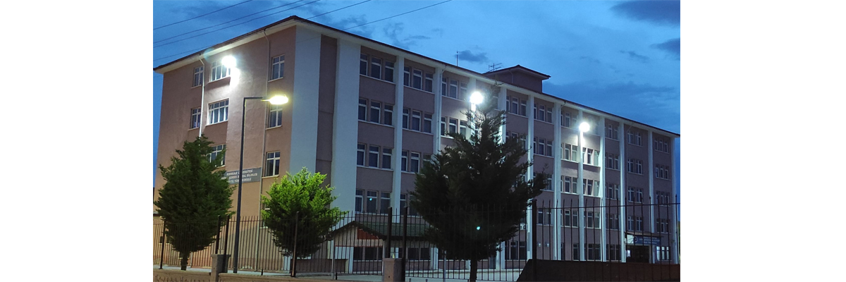 Yüksekokulumuzun gece görüntüsü