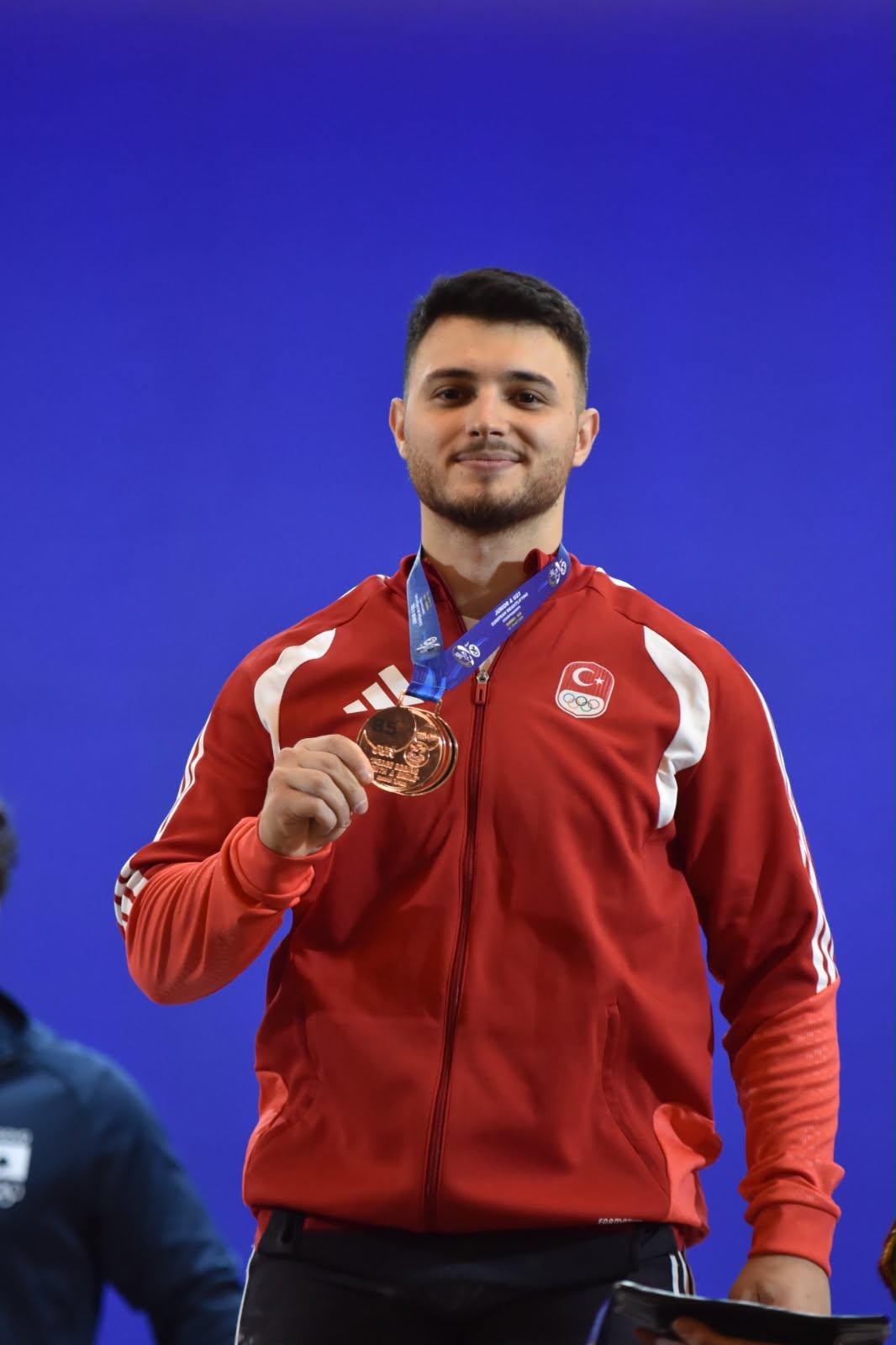 Milli Haltercimiz Kerem Kurnaz’dan Avrupa Üçüncülüğü